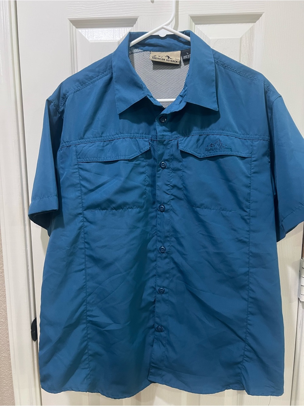 Outdoor Short-Sleeve Button-Up Shirt in Teal Blue Vented size Large